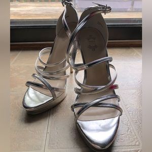 Shoedazzle 9US SILVER dazzle ever after glowing